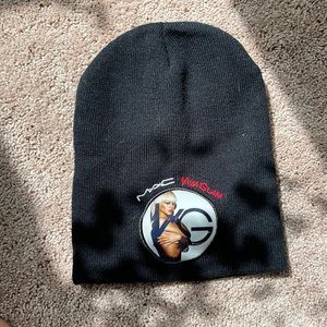 MAC VIVA GLAM RIRI Beanie